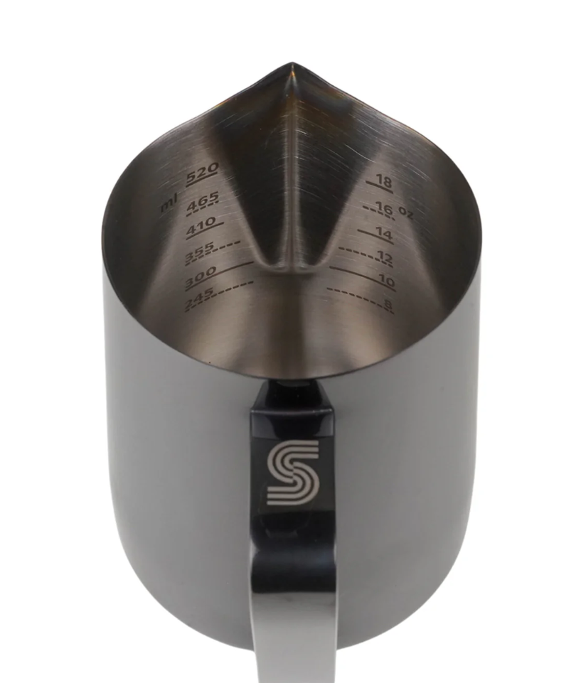 49th Parallel Coffee Roasters | Pichet à lait Supergood PitchPerfect - Noir profond